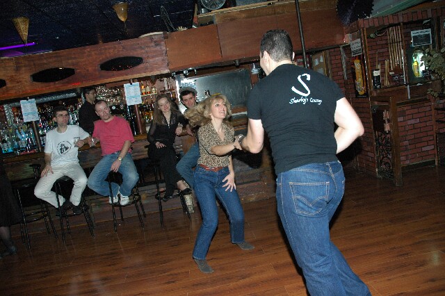 min 2005 12 18 sharkys 083